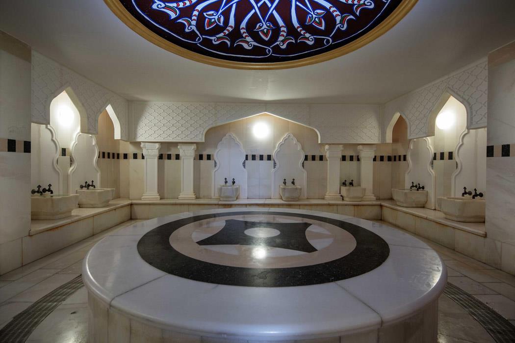 Crystal Admiral Resort Suites & Spa