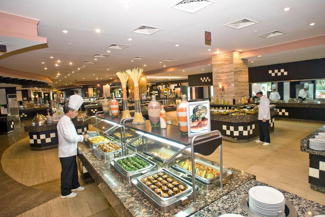 Crystal Admiral Resort Suites & Spa