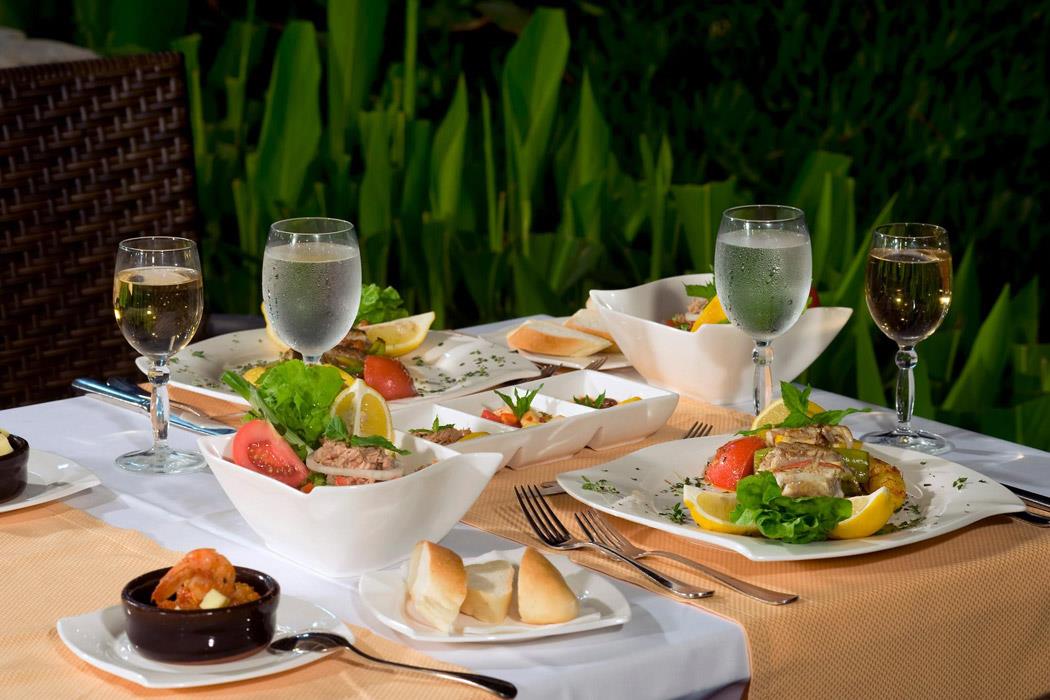 Crystal Admiral Resort Suites & Spa