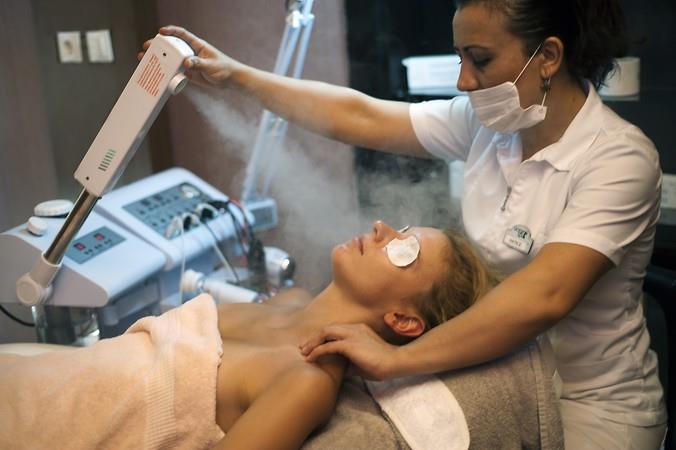 Crystal Aura Beach Resort & SPA Hotel