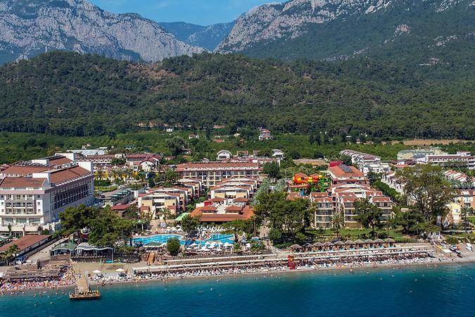 Crystal Aura Beach Resort & SPA Hotel