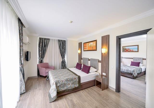 Crystal Aura Beach Resort & SPA Hotel