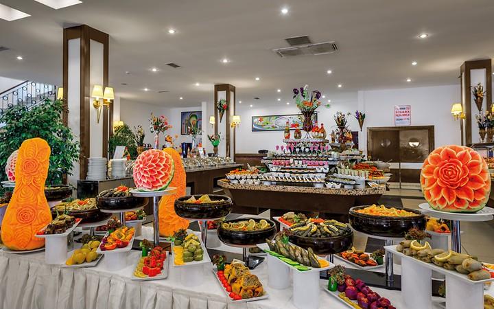 Crystal Aura Beach Resort & SPA Hotel