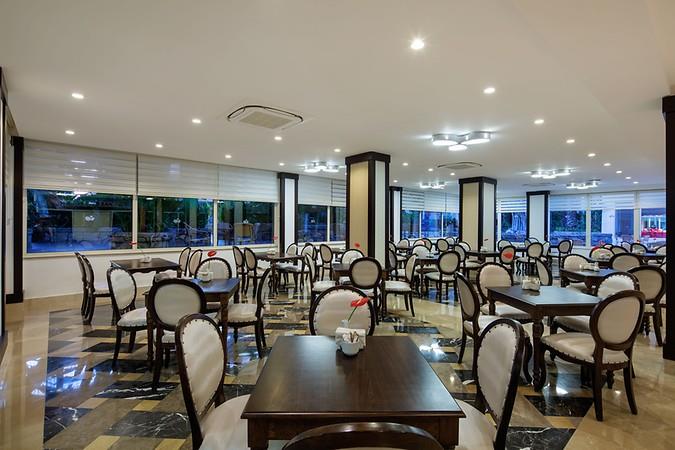 Crystal Aura Beach Resort & SPA Hotel