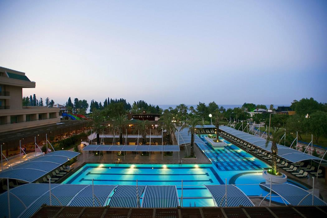 Crystal De Luxe Resort & SPA Hotel