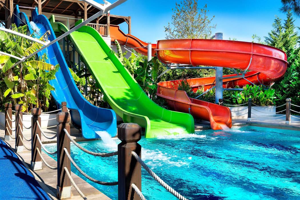 Crystal De Luxe Resort & SPA Hotel