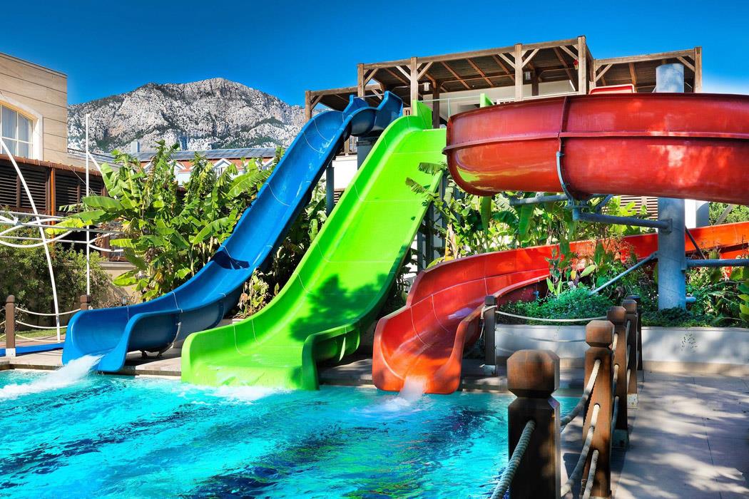 Crystal De Luxe Resort & SPA Hotel