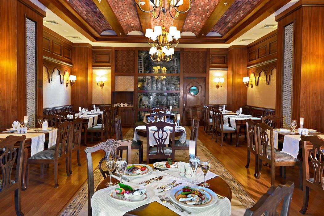 Crystal De Luxe Resort & SPA Hotel