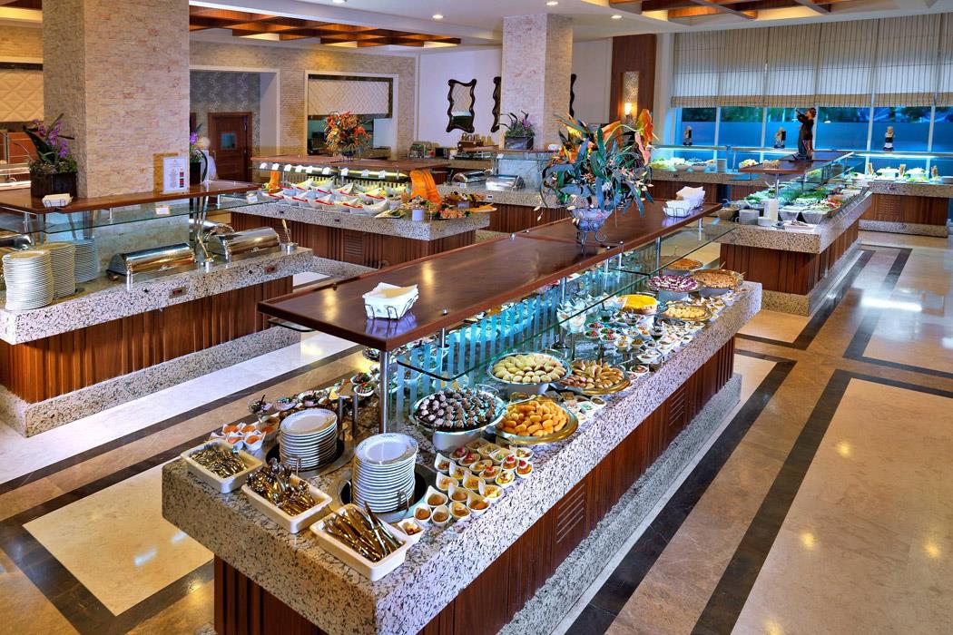 Crystal De Luxe Resort & SPA Hotel