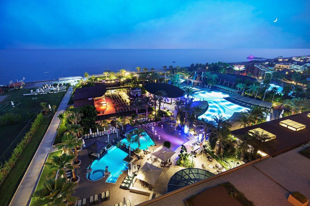 Crystal Family Resort & SPA Hotel