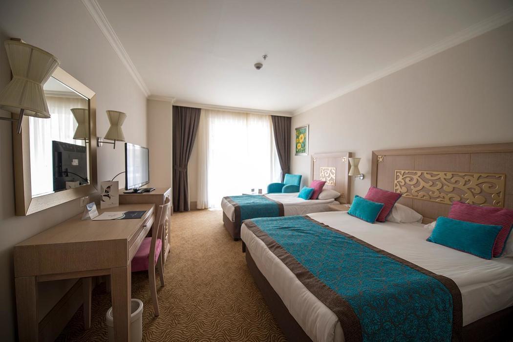 Crystal Family Resort & SPA Hotel