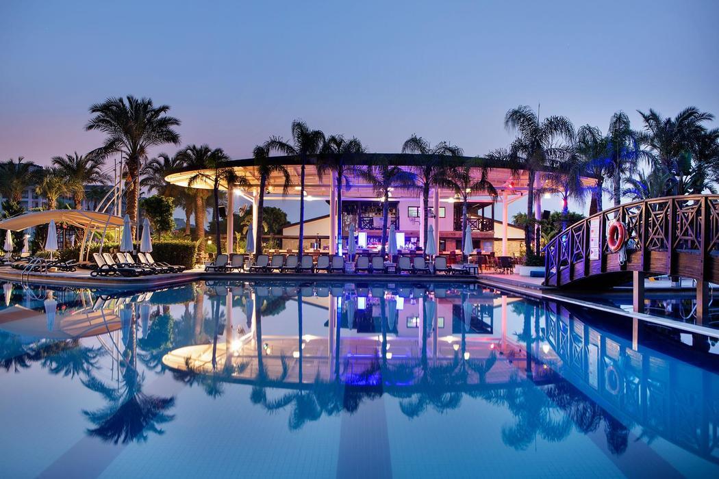 Crystal Family Resort & SPA Hotel