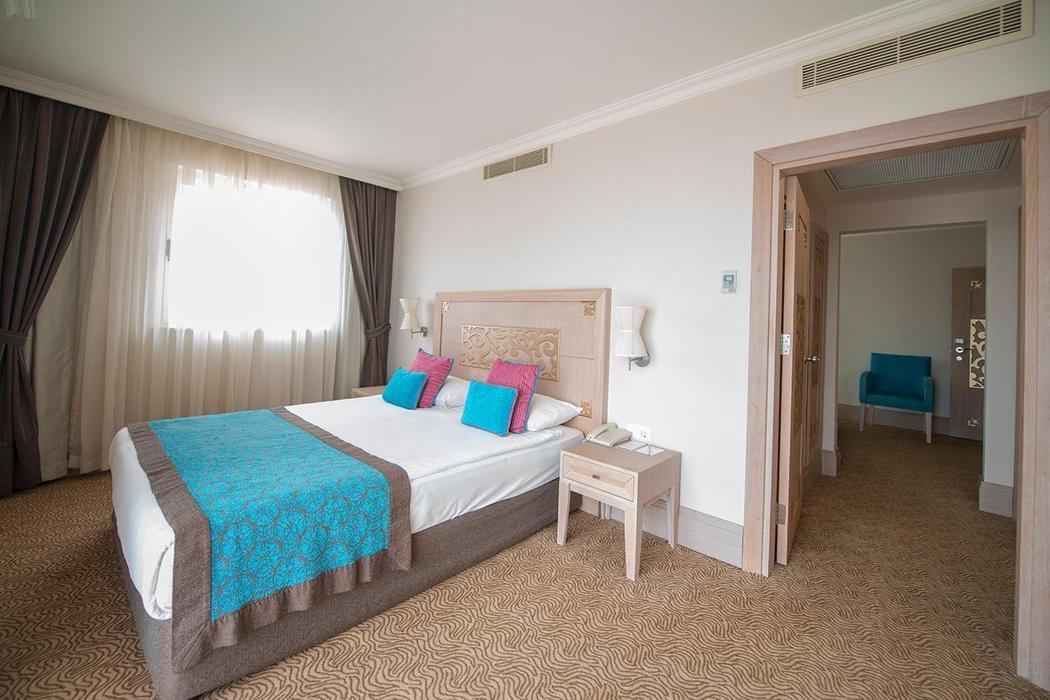 Crystal Family Resort & SPA Hotel