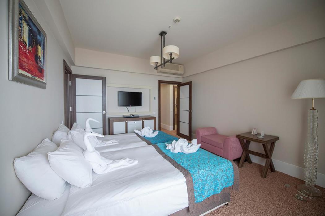 Crystal Family Resort & SPA Hotel