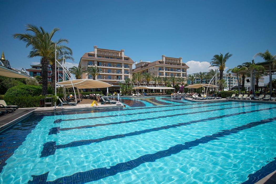 Crystal Family Resort & SPA Hotel