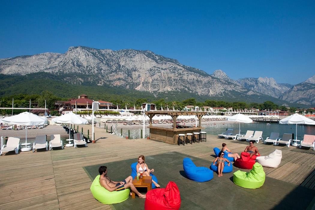 Crystal Flora Beach Resort