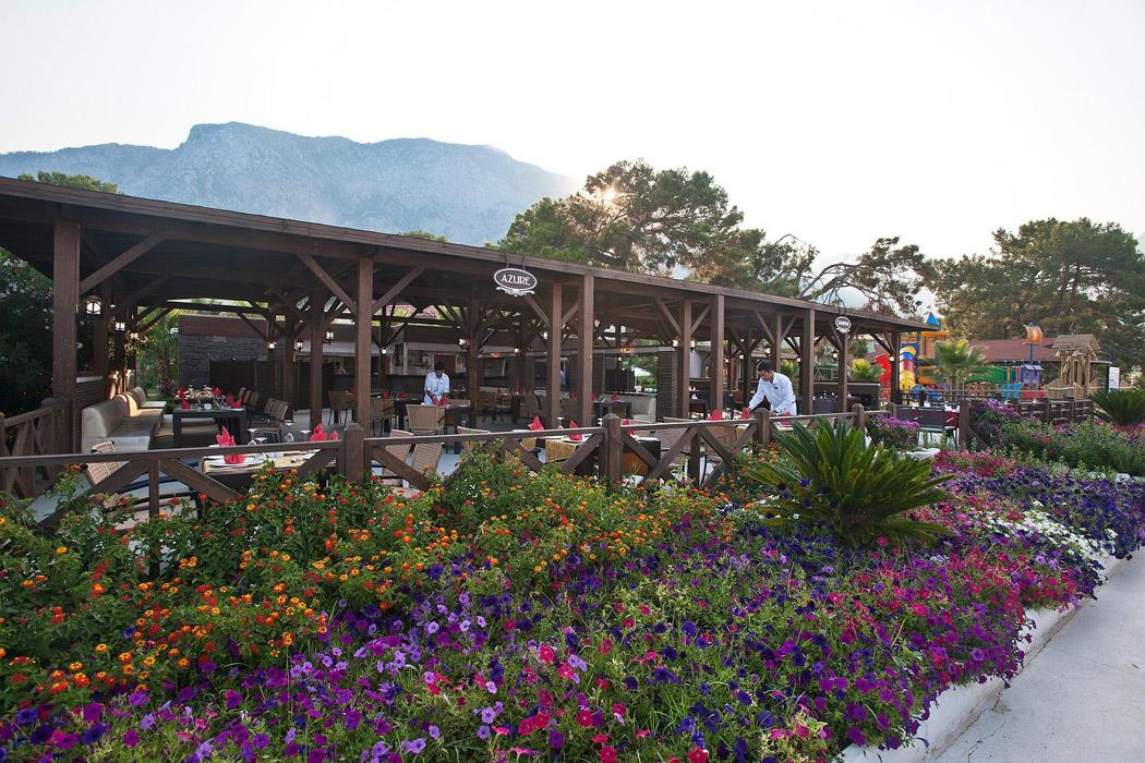 Crystal Flora Beach Resort