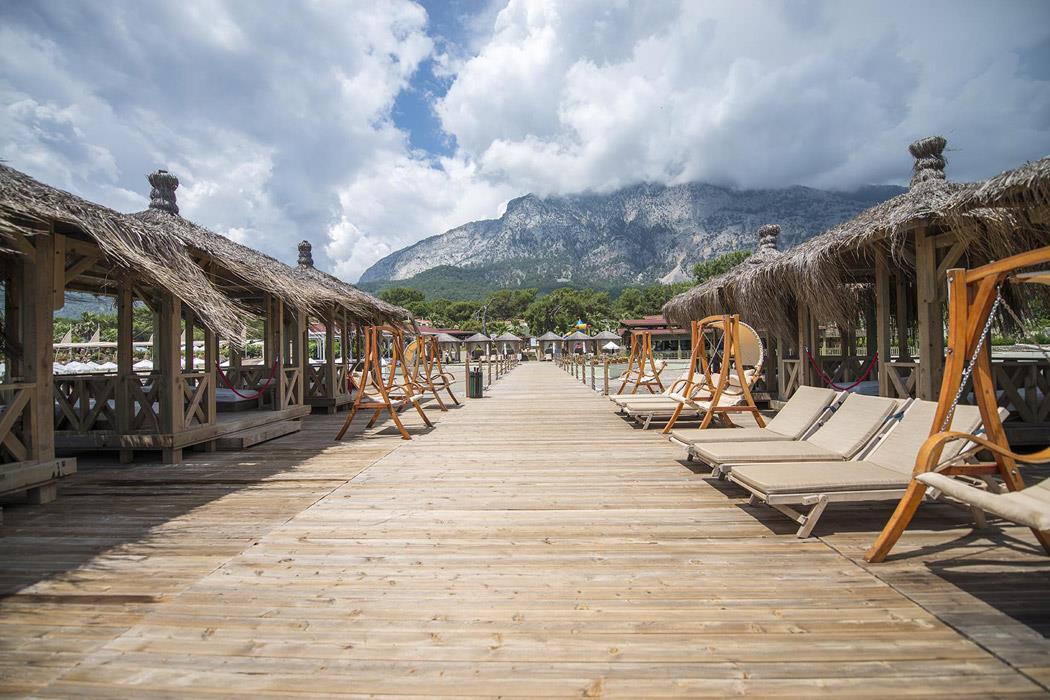 Crystal Flora Beach Resort