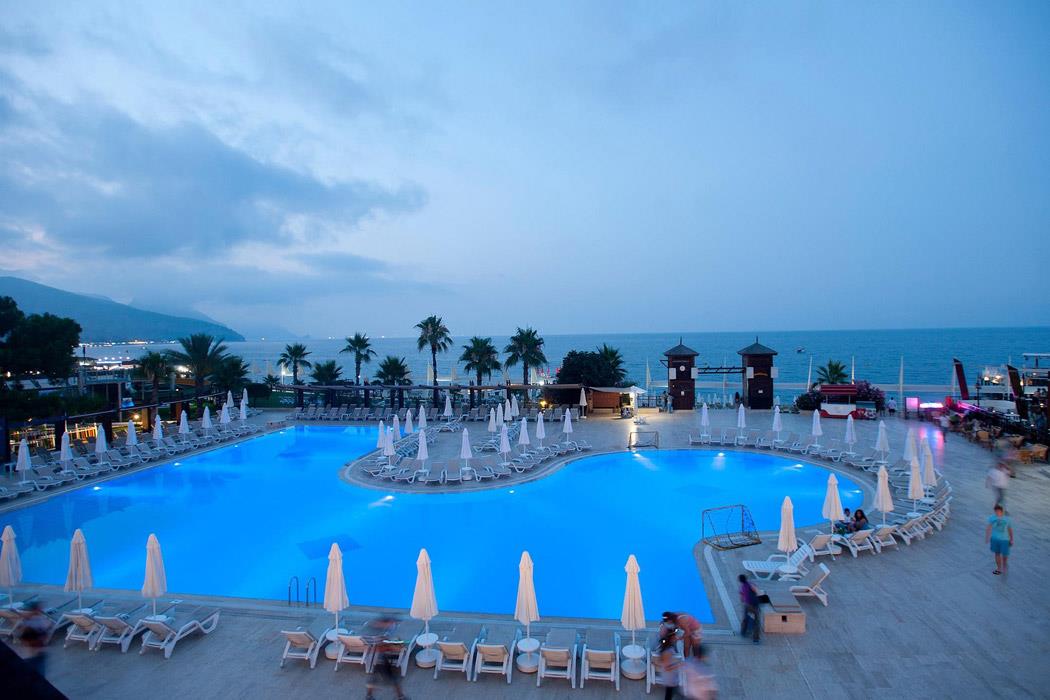 Crystal Flora Beach Resort