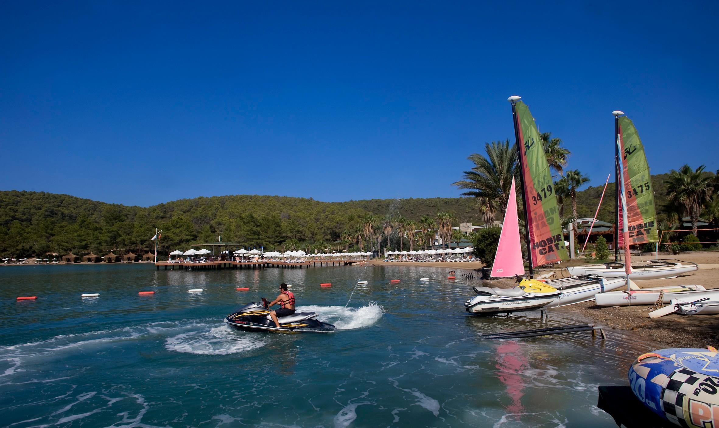 Crystal Green Bay Resort Spa