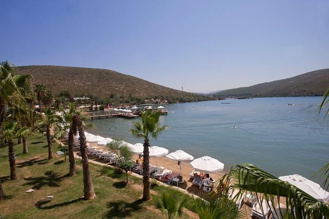 Crystal Green Bay Resort Spa