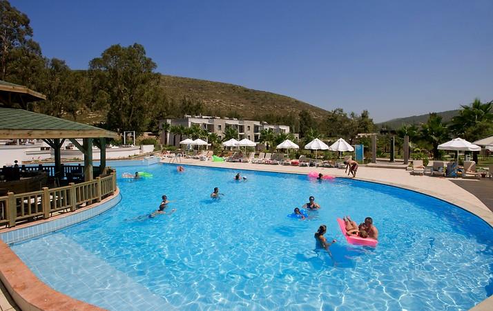 Crystal Green Bay Resort Spa