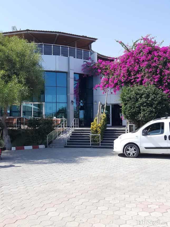 Crystal Rocks Holiday Resort