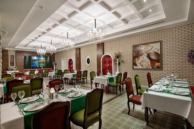 Crystal Waterworld Resort & Spa