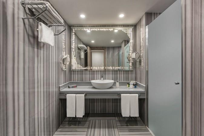 Delphin Be Grand Resort