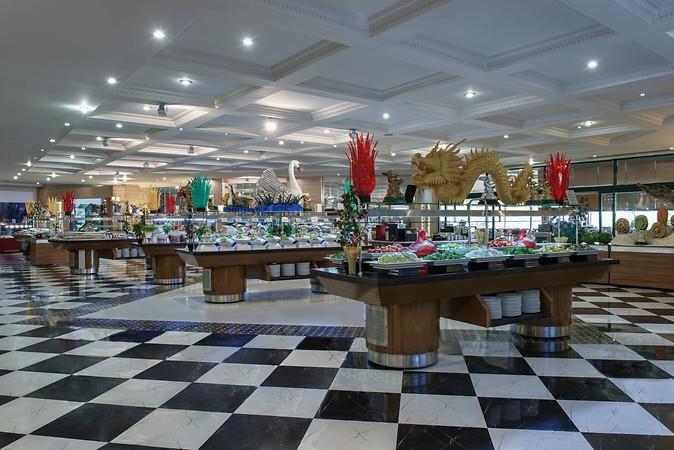 Delphin Deluxe Resort Hotel