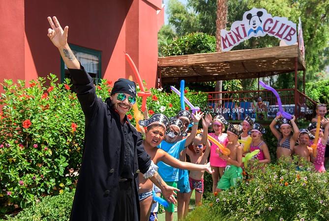 Delphin Deluxe Resort Hotel