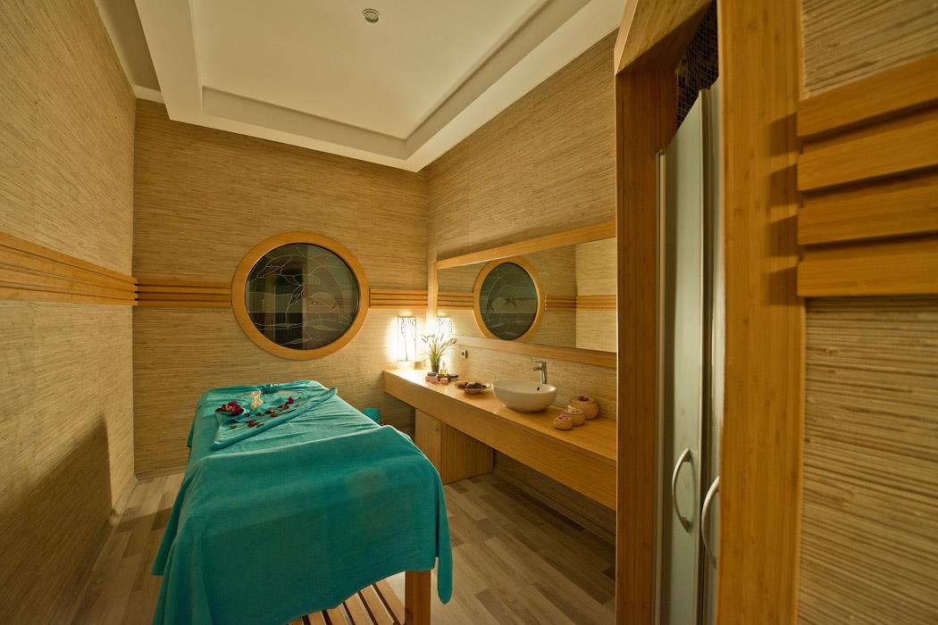 Delta Beach Resort Hotel