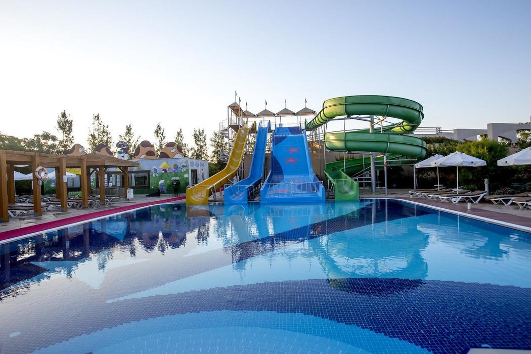 Fame Residence Lara SPA Hotel