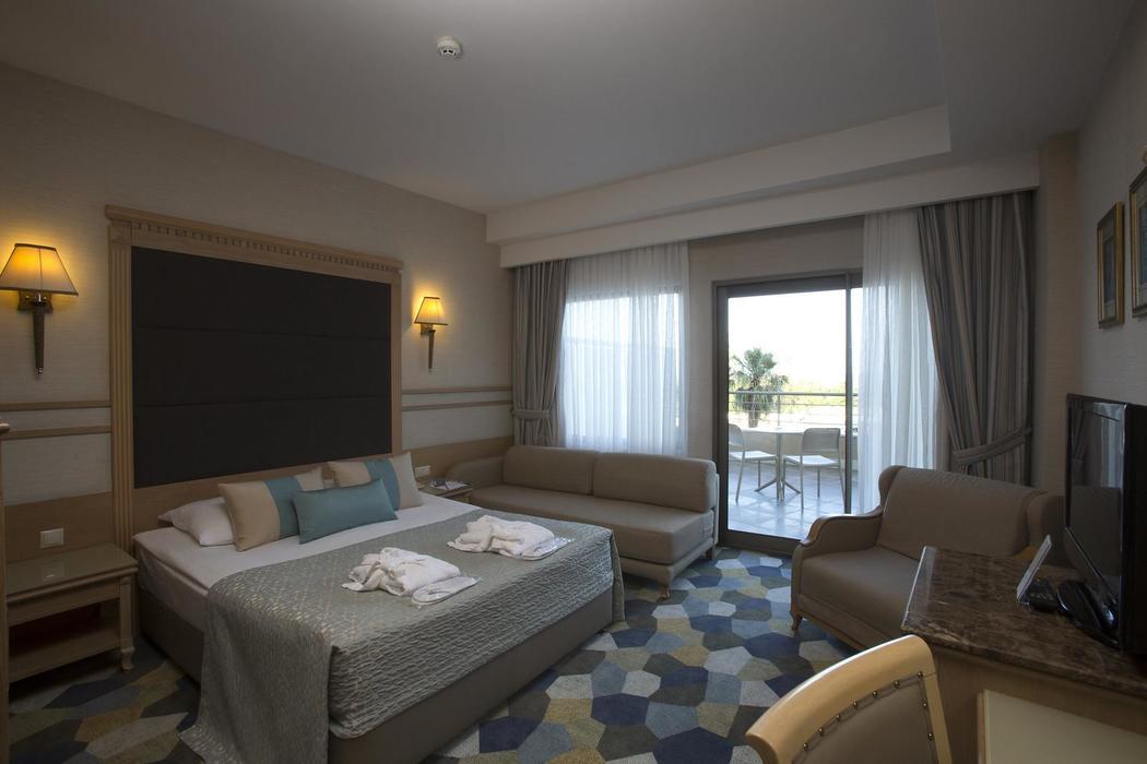 Fame Residence Lara SPA Hotel