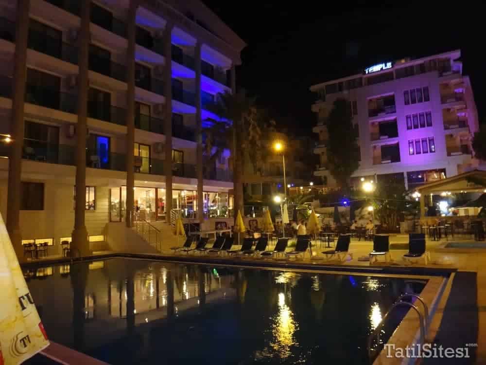 Temple Miletos Hotel