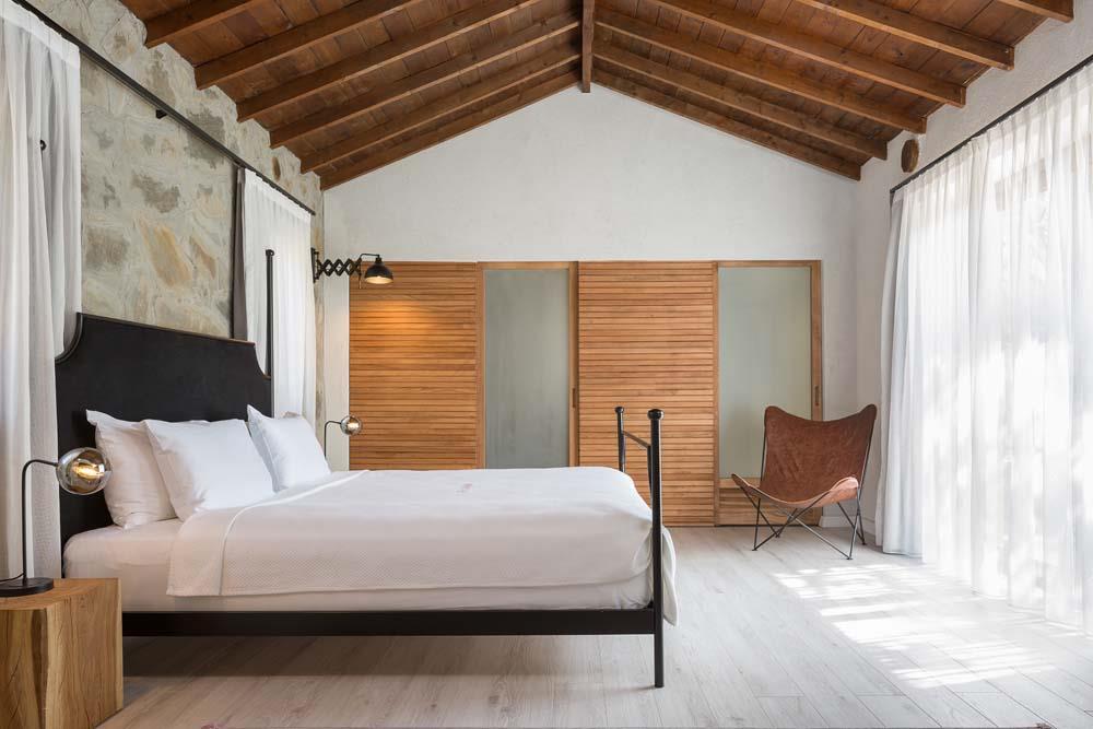Gillham Vineyard Hotel