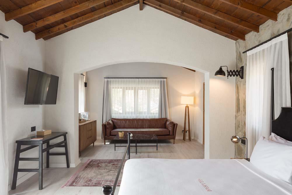Gillham Vineyard Hotel