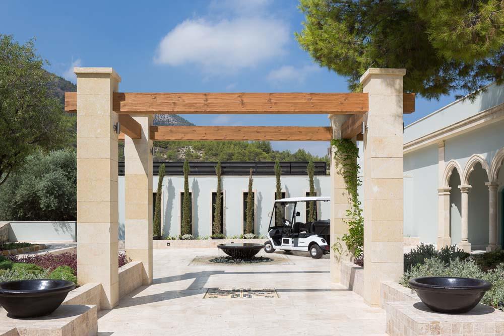 Gillham Vineyard Hotel