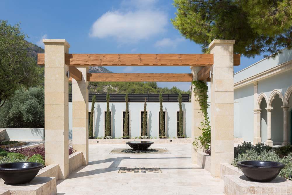 Gillham Vineyard Hotel
