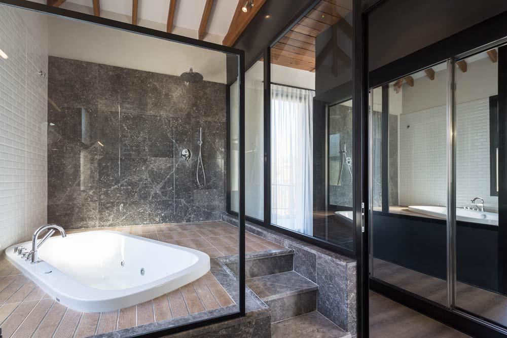 Gillham Vineyard Hotel