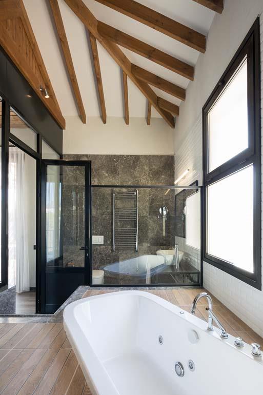 Gillham Vineyard Hotel