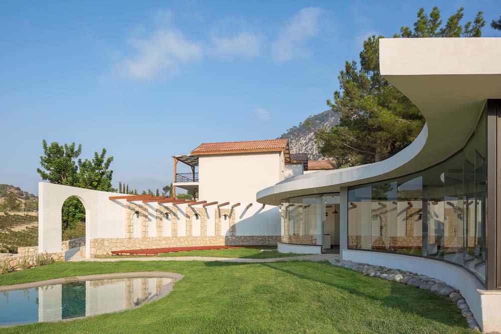 Gillham Vineyard Hotel