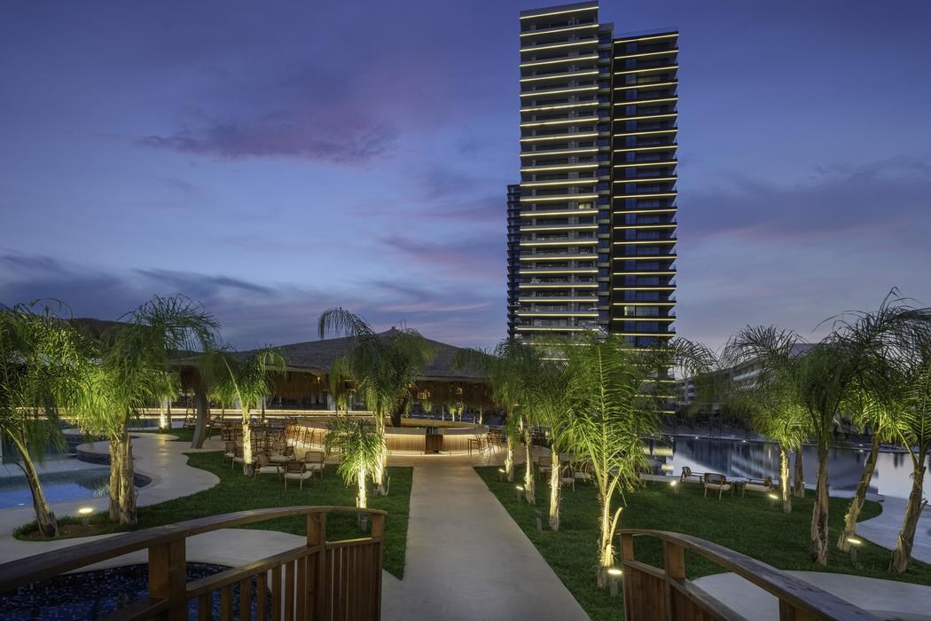 Grand Sapphire Resort Hotel 