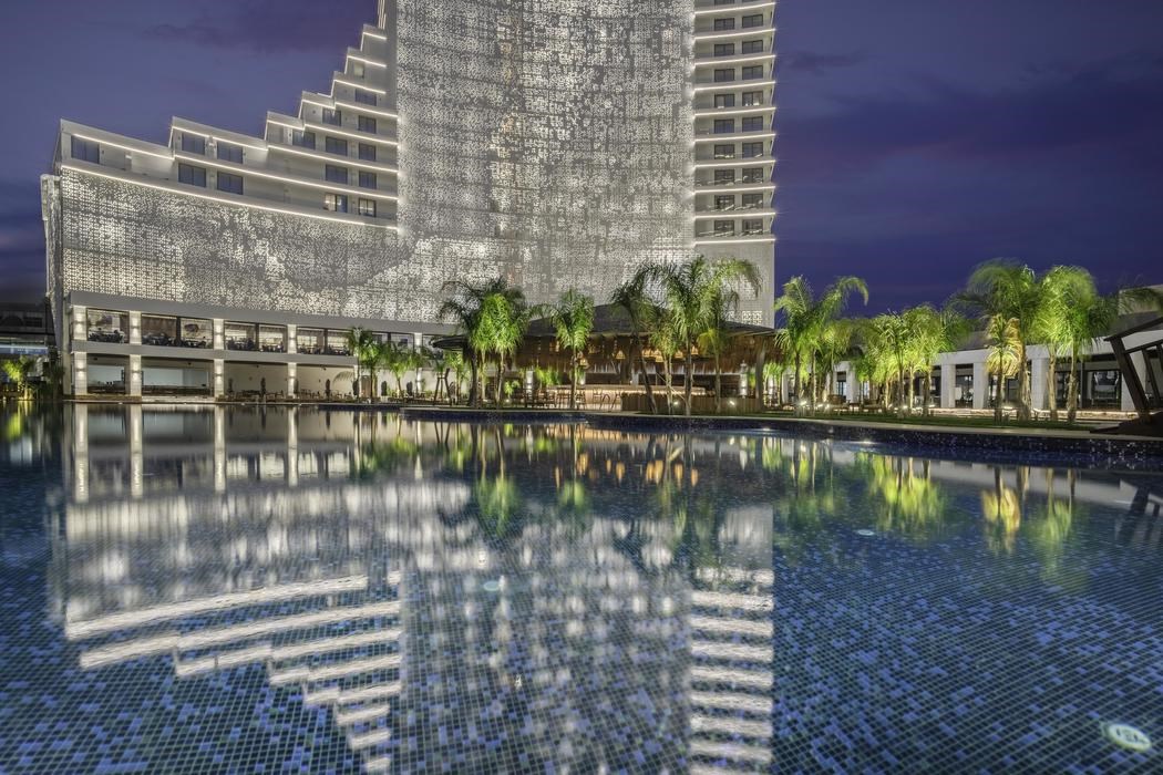 Grand Sapphire Resort Hotel 