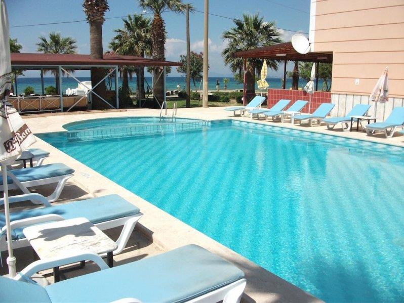 Holiday Hotel Güzelçamlı