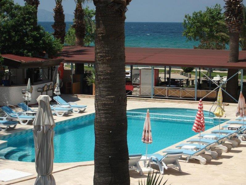 Holiday Hotel Güzelçamlı