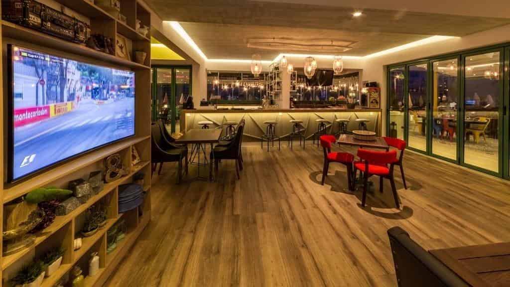 Honeymoon Beach Hotel