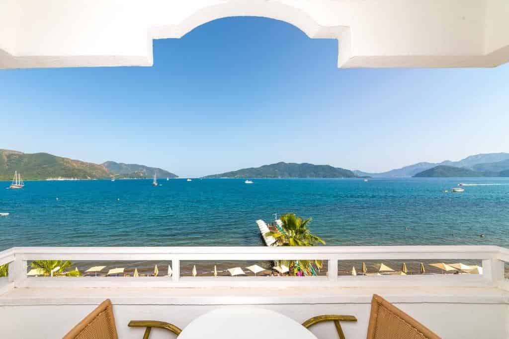 Honeymoon Beach Hotel