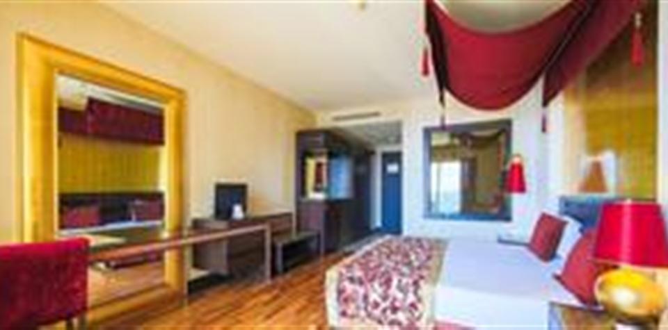 Horus Paradise Luxury Resort