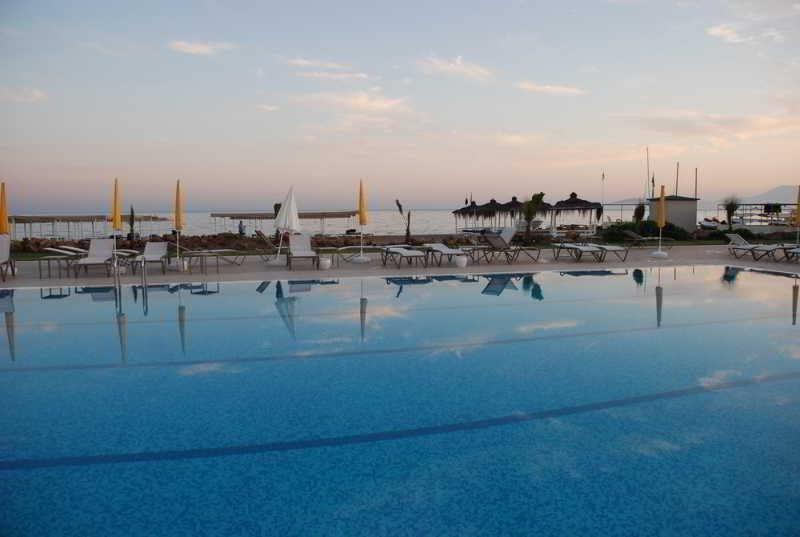 Jacaranda Luxury Club Hotel 